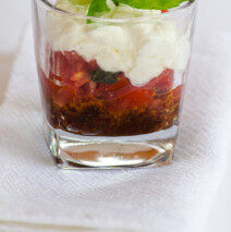 Pomodori secchi e freschi con creme fraiche ( crema acida )
