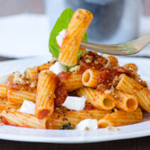 Tortiglioni croccanti alla mozzarella di bufala